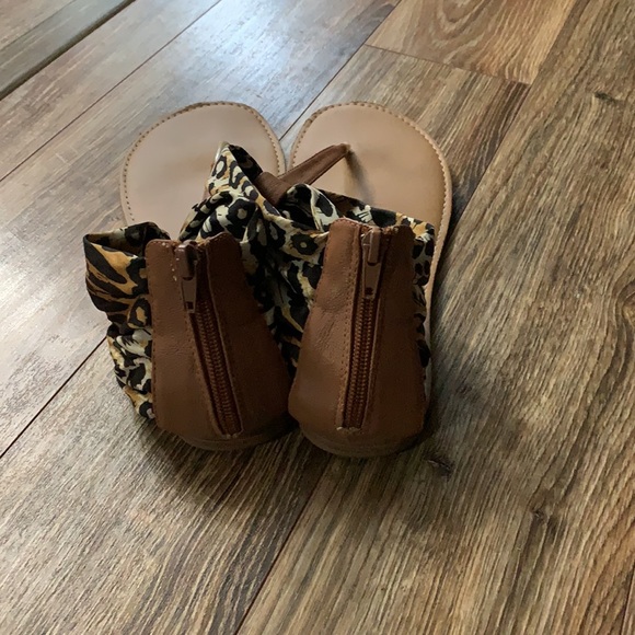 Sandals - Picture 4 of 4